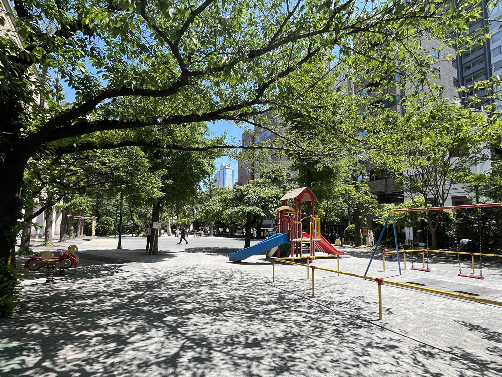 近くの京橋公園