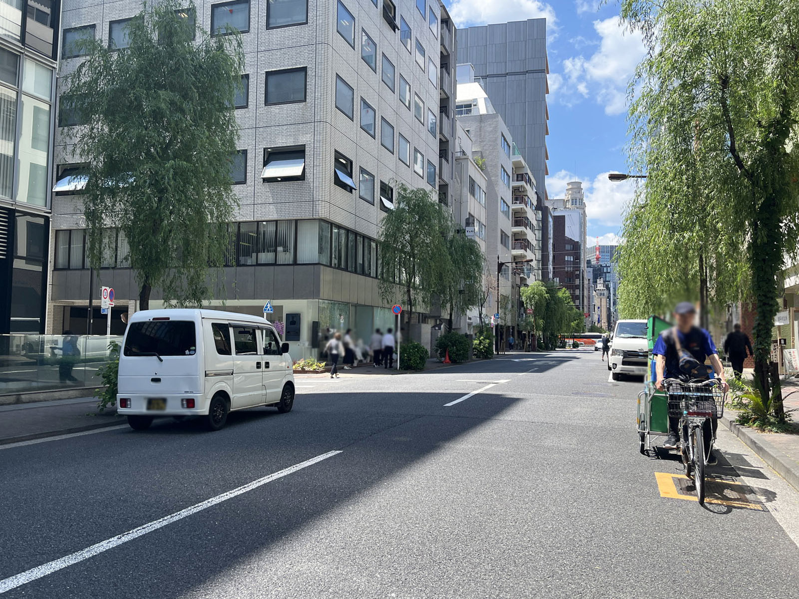 TRUST VALUE 銀座一丁目2前面の通り