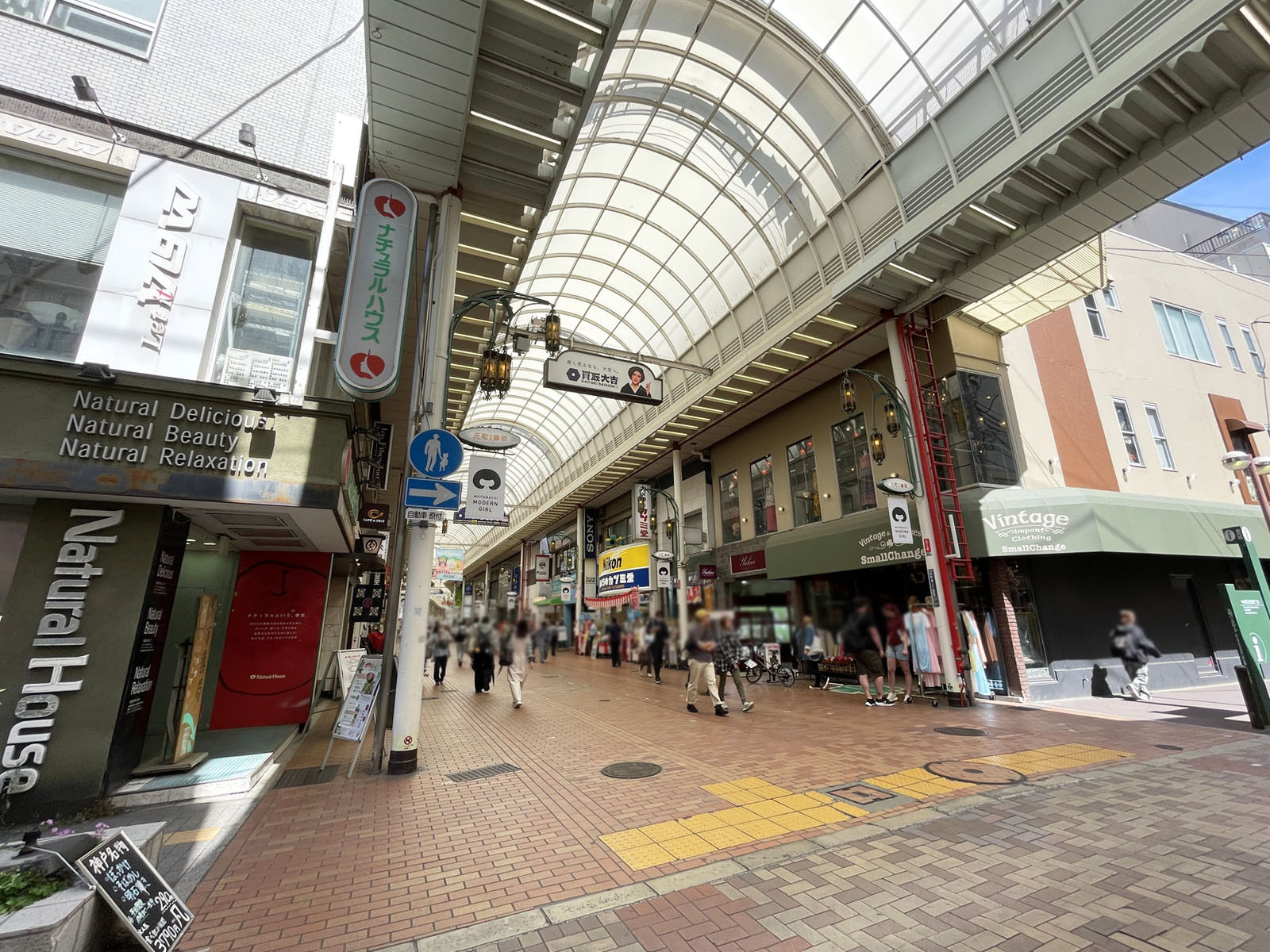 至近の神戸元町商店街