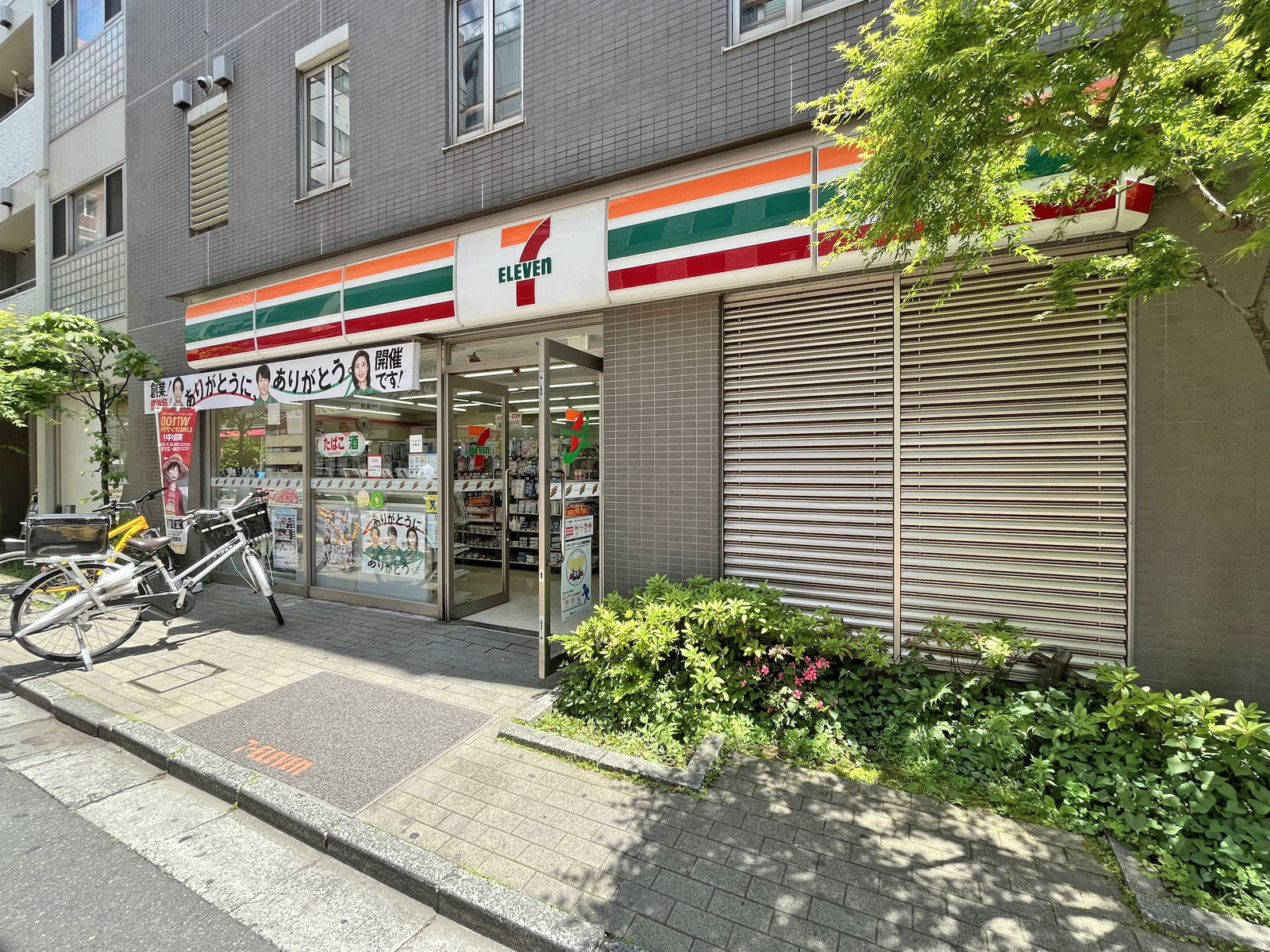徒歩1分のセブン-イレブン 新宿高田馬場1の南店