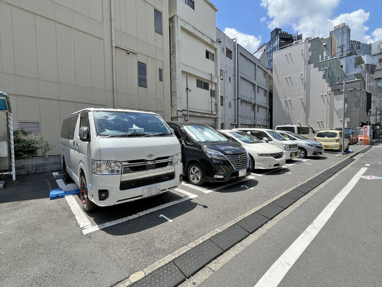 隣のコインパーキング