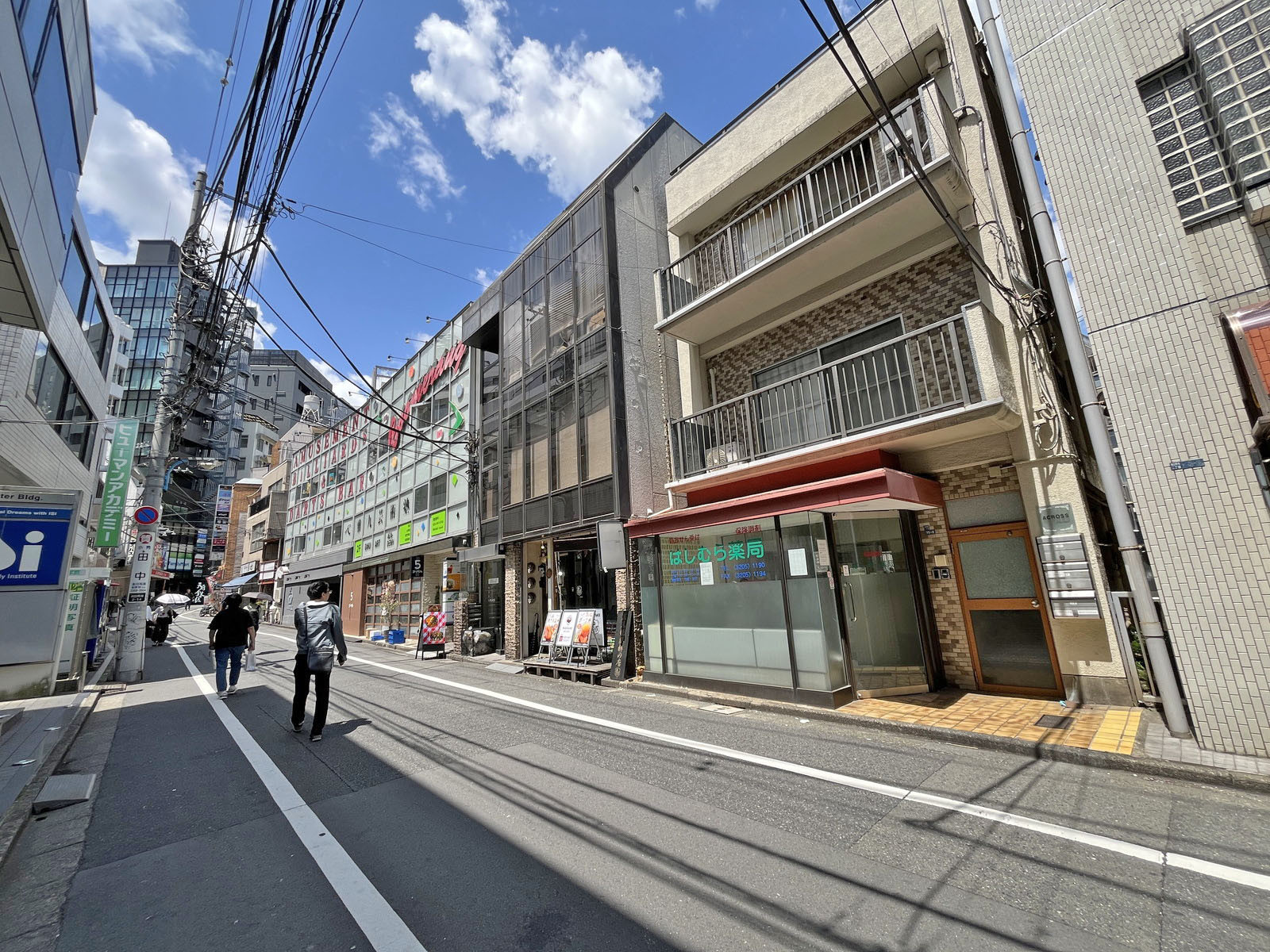 YUKE高田馬場前面の通り