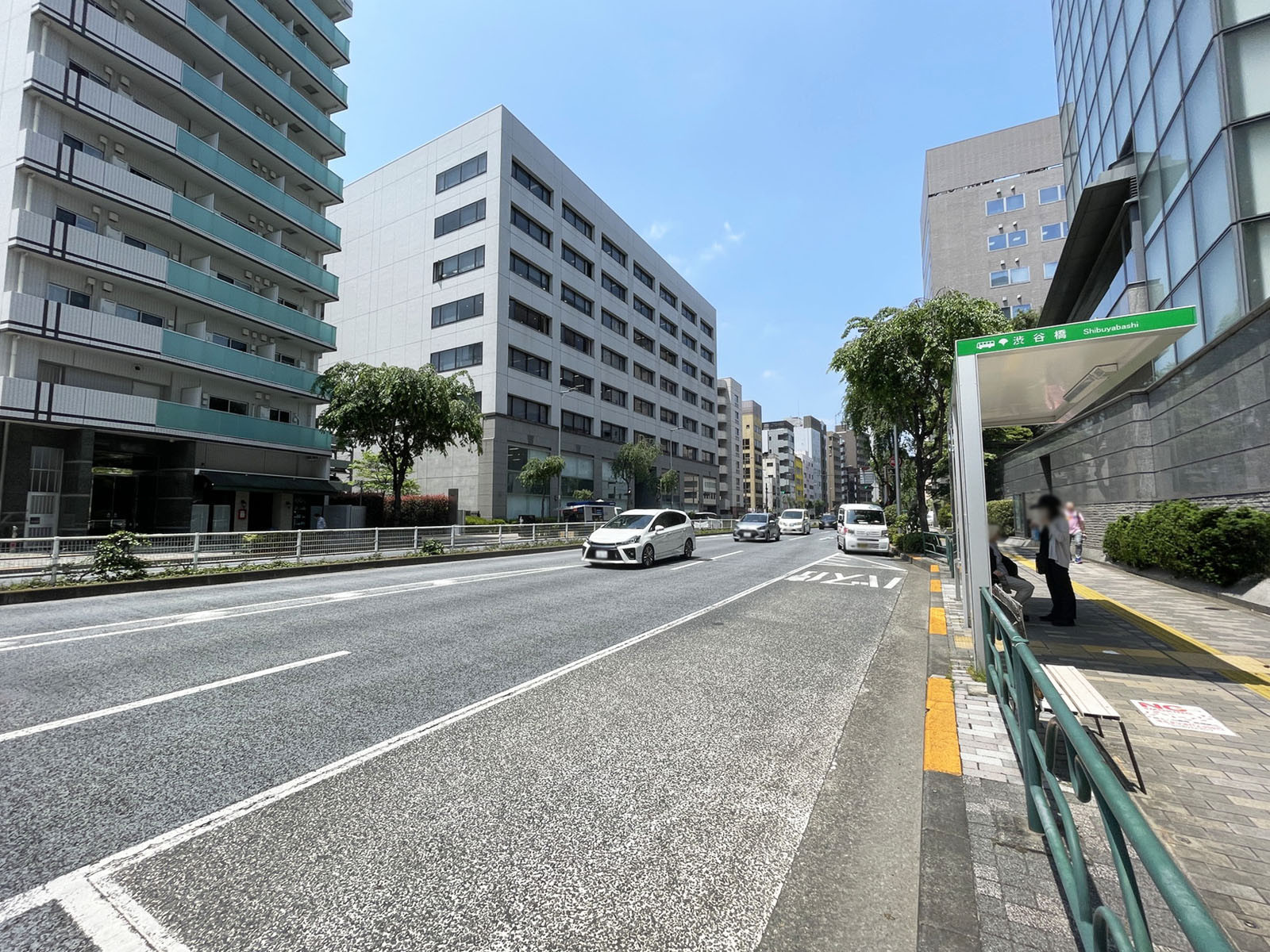 VORT恵比寿maxim前面の明治通り