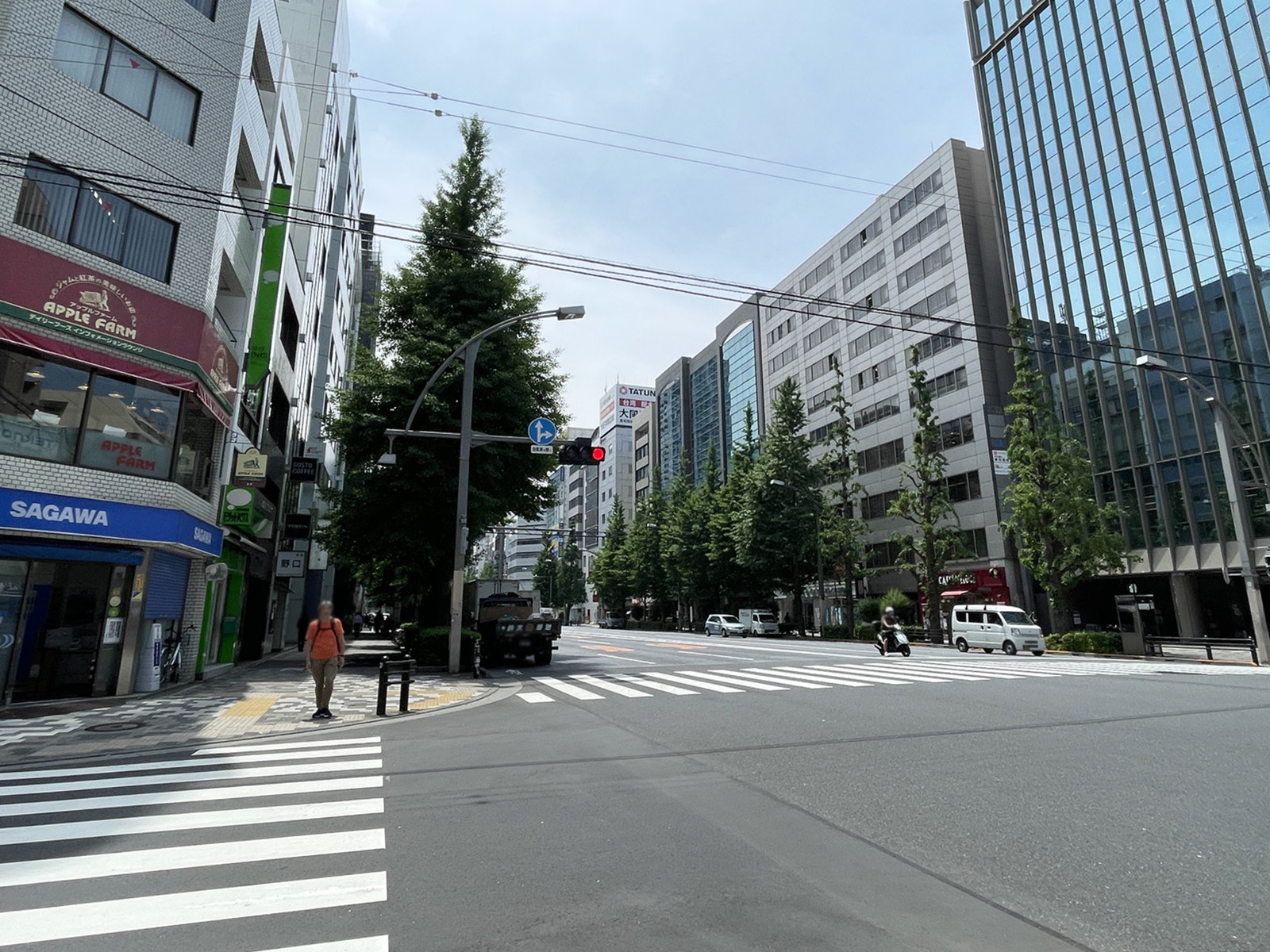 秋葉原OSビル前面の中央通り