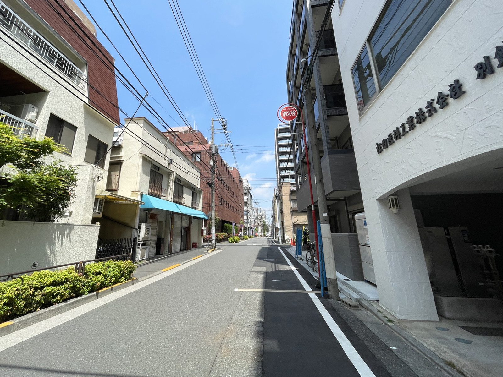 STビル前面の通り