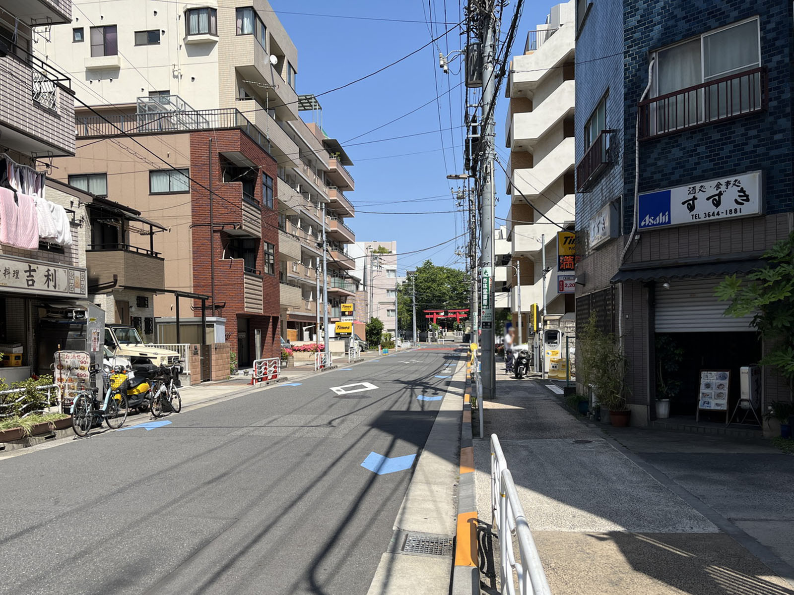 TKYビル前面の通り