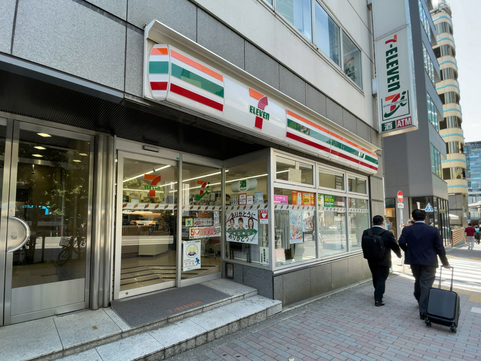 徒歩1分のセブン-イレブン 渋谷3丁目六本木通り店