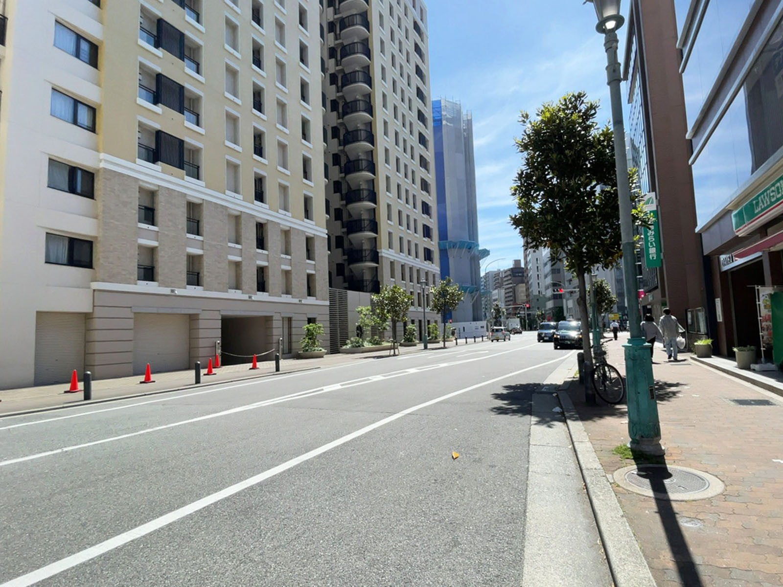 大栄ビル前面の通り