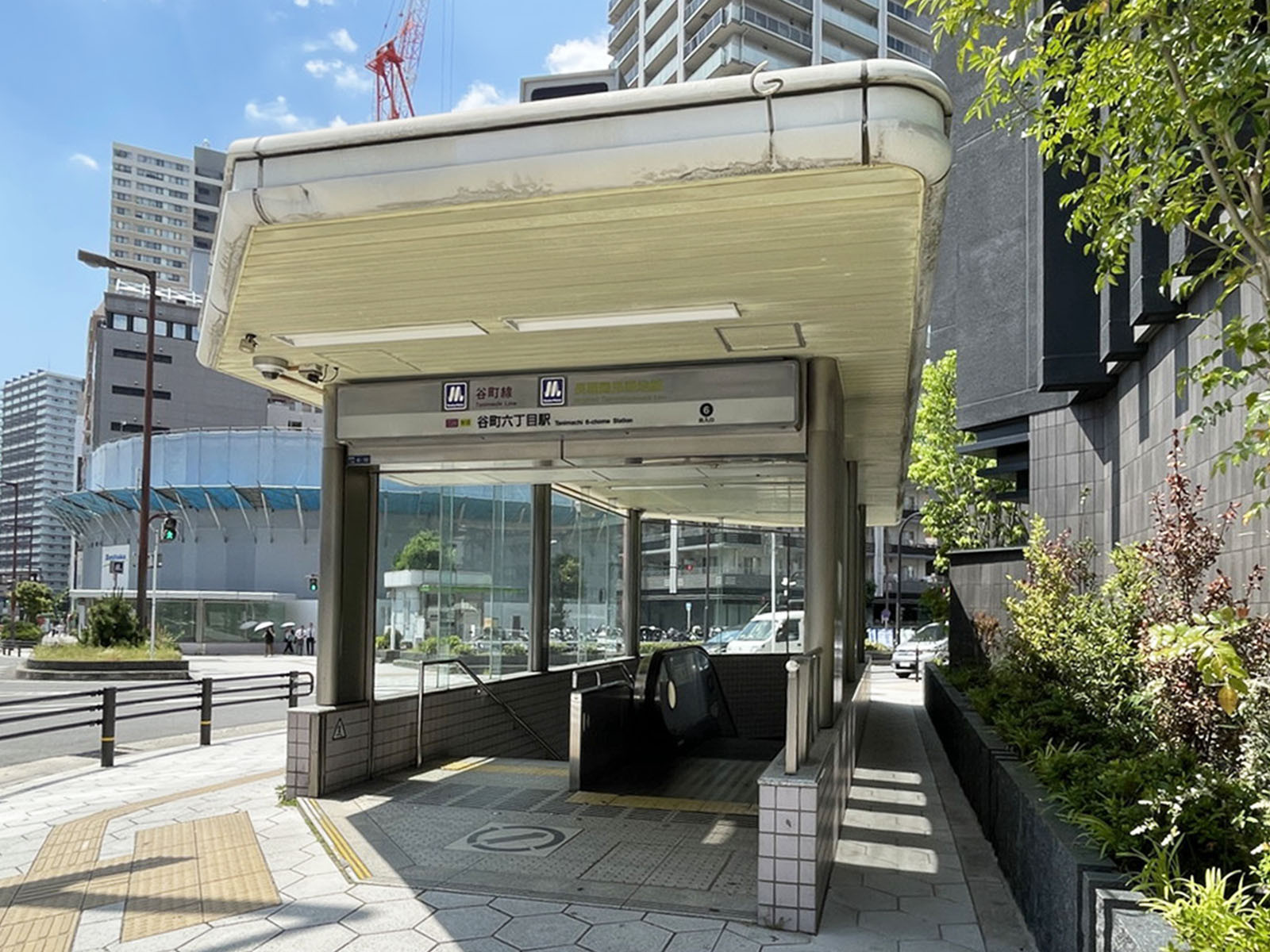最寄りの「谷町六丁目駅」