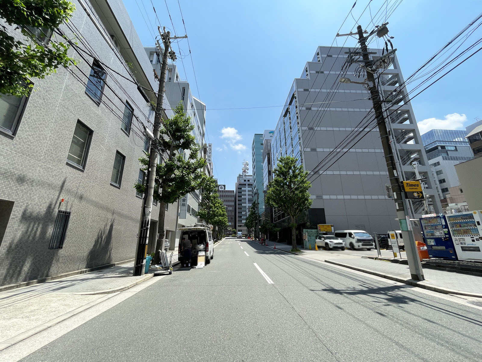 KTTビル前面の通り