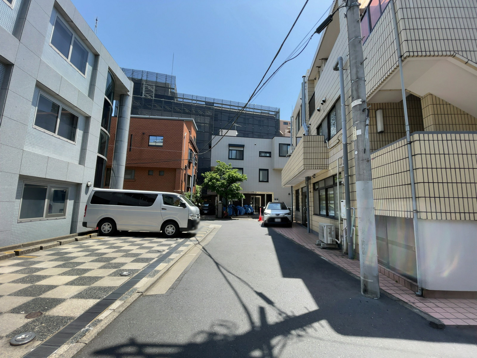 カミニートアネックス前面の通り