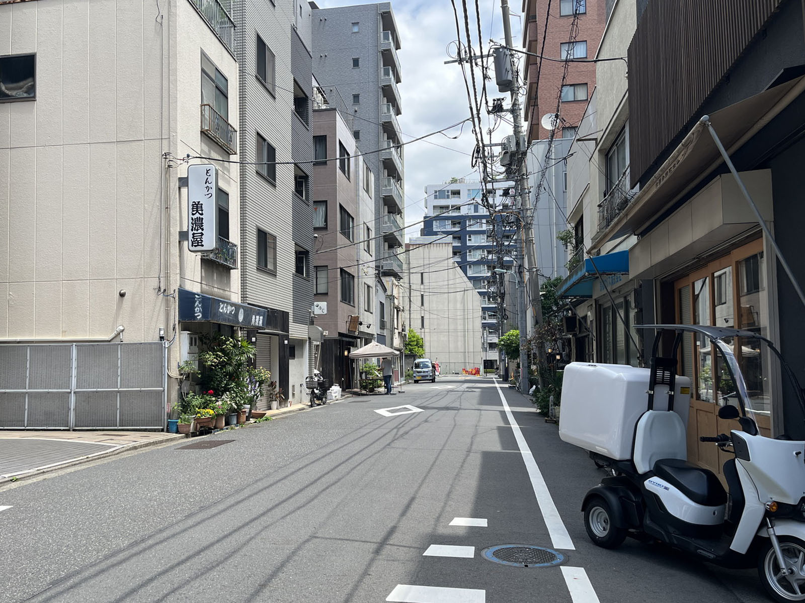 第3石橋ビル前面の通り