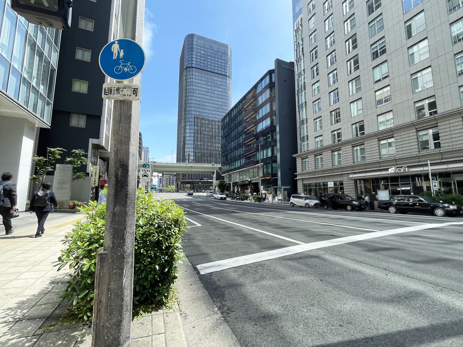 関電不動産堂島浜ビル前面の通り