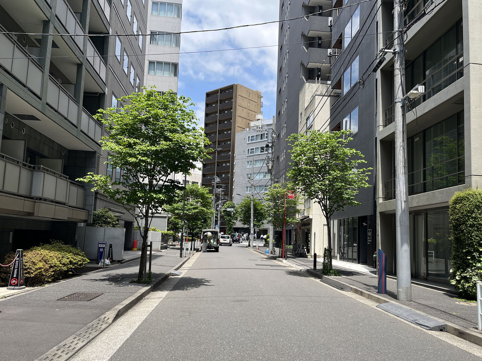 NST小網町ビル前面の通り