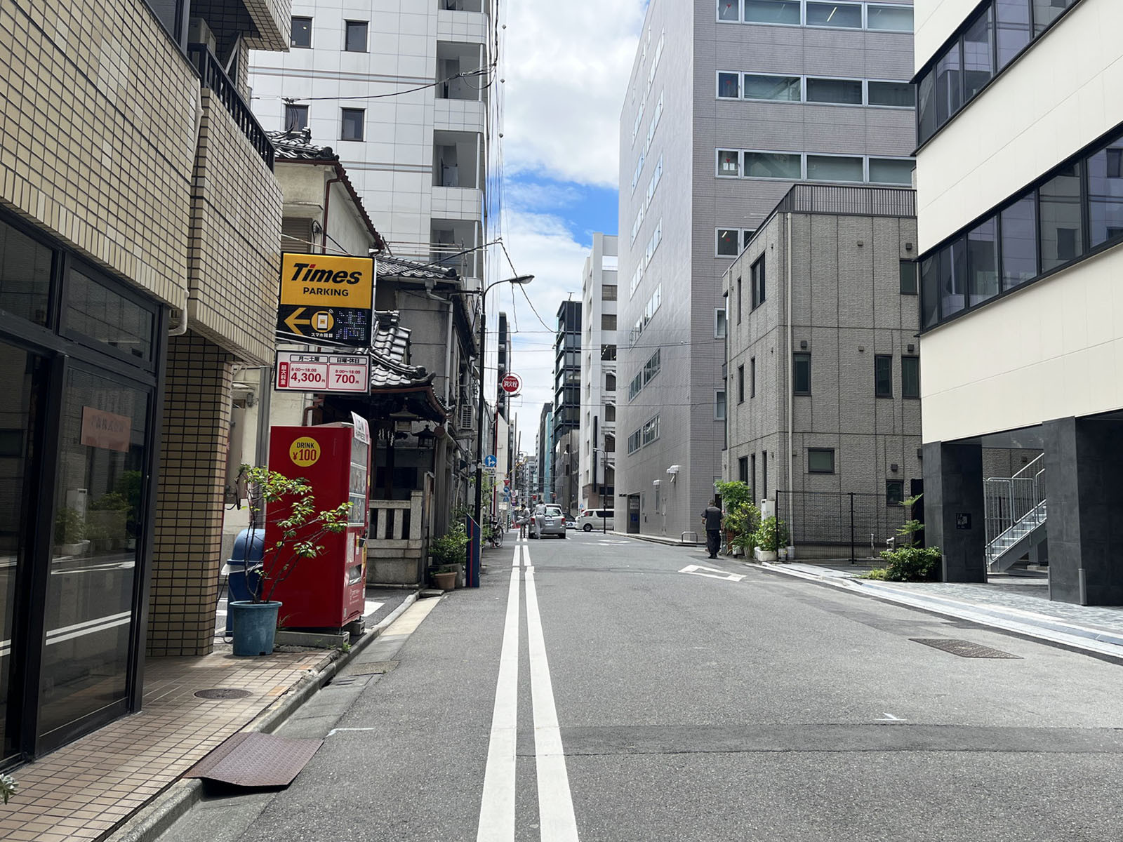 石田ビル前面の通り