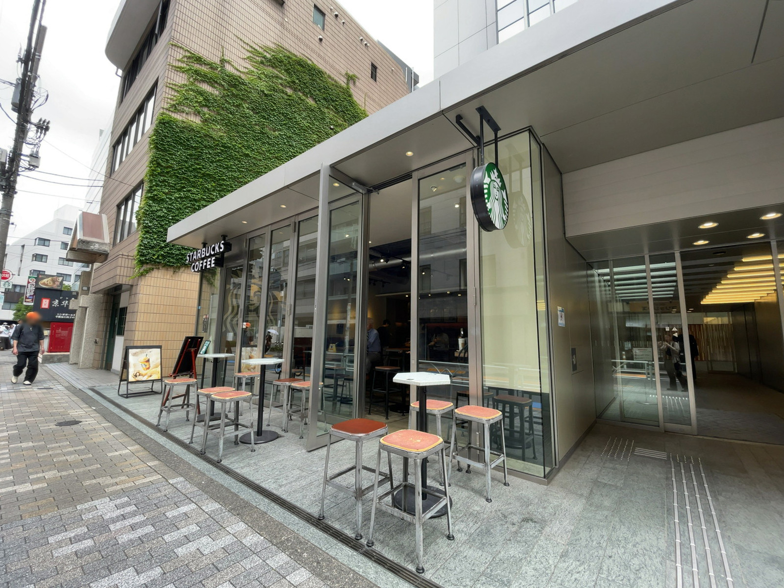 徒歩1分のスターバックス コーヒー 恵比寿ファーストスクエア店