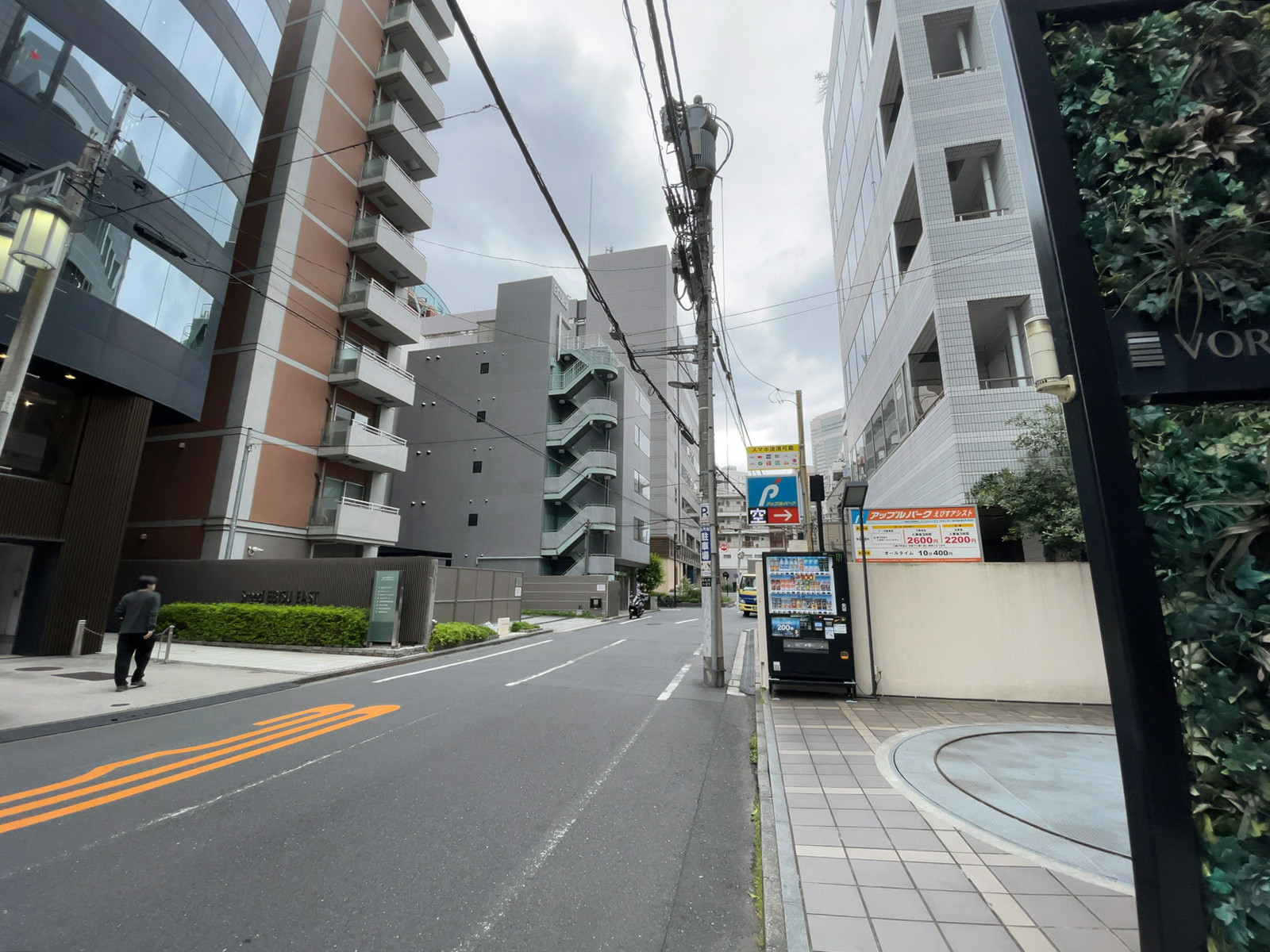 VORT恵比寿3前面の通り