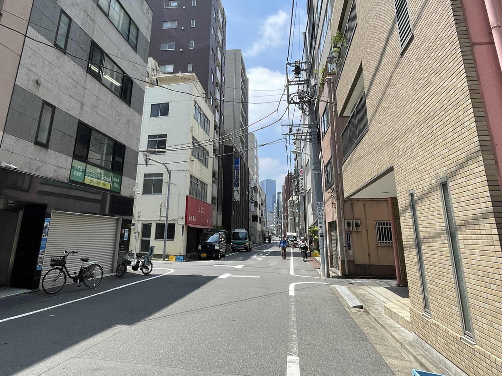 中野ビル前面の通り