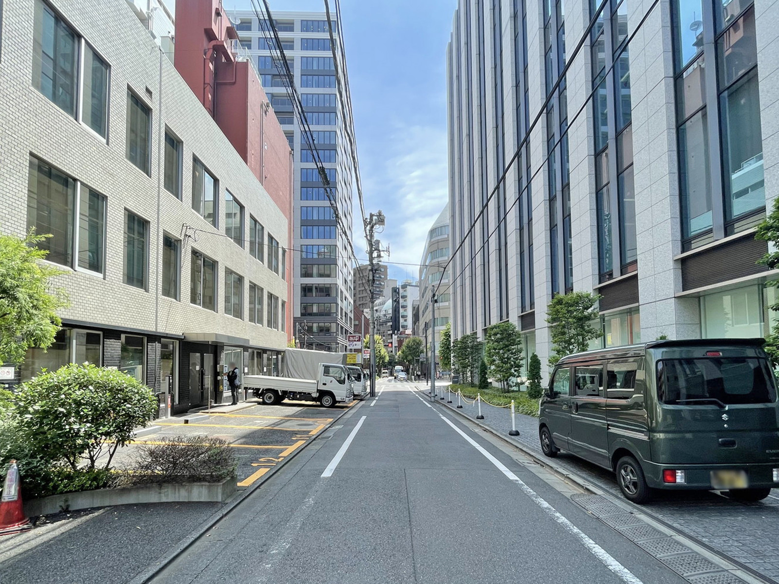 THE HUB麹町前面の通り