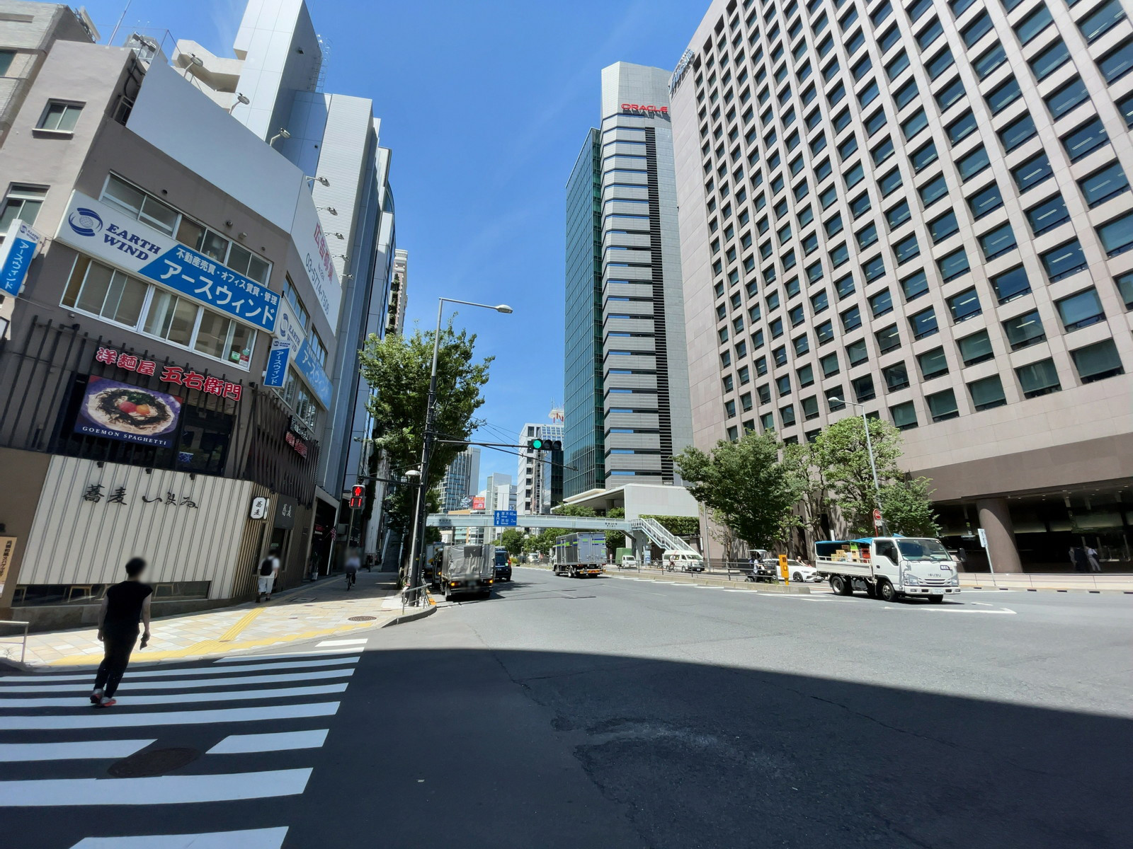 近くの青山通り