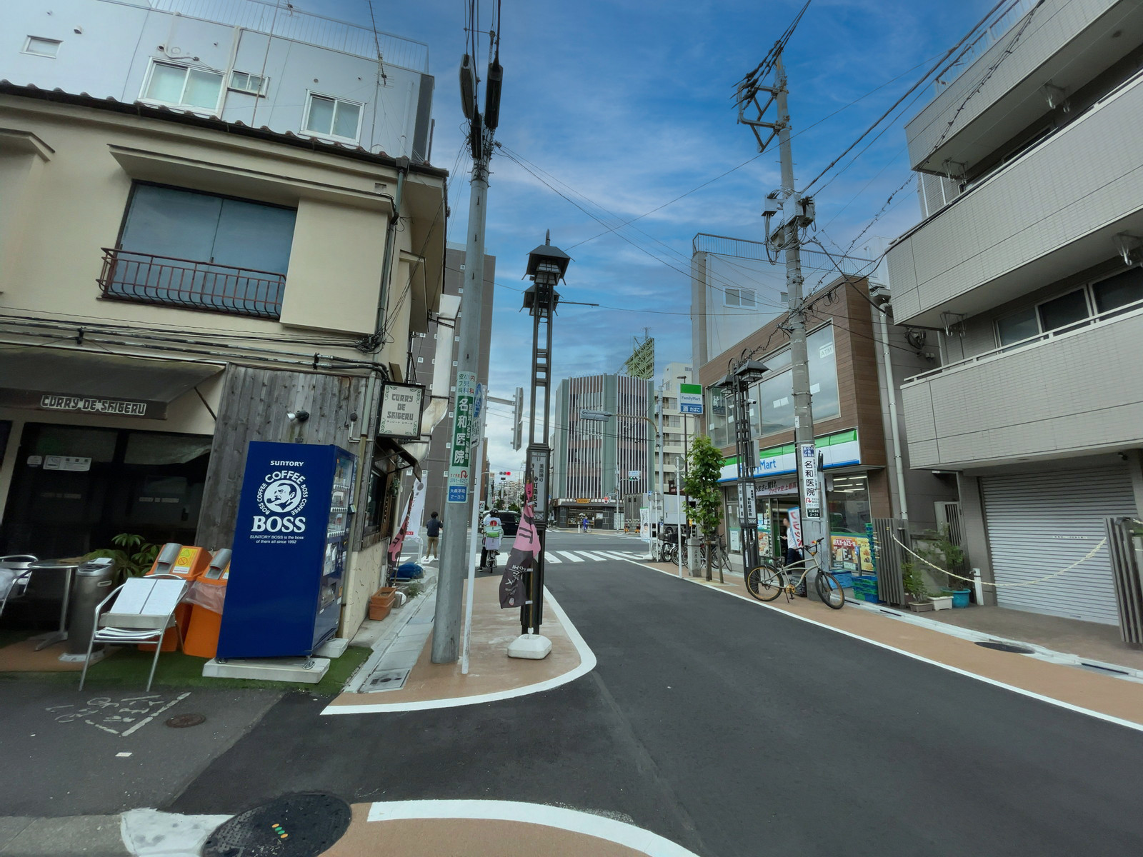 松尾ビル前面の通り