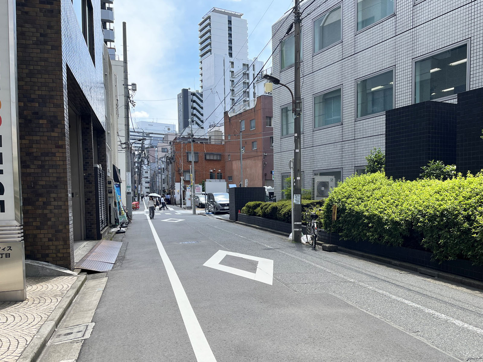 天翔オフィス新橋5丁目前面の通り