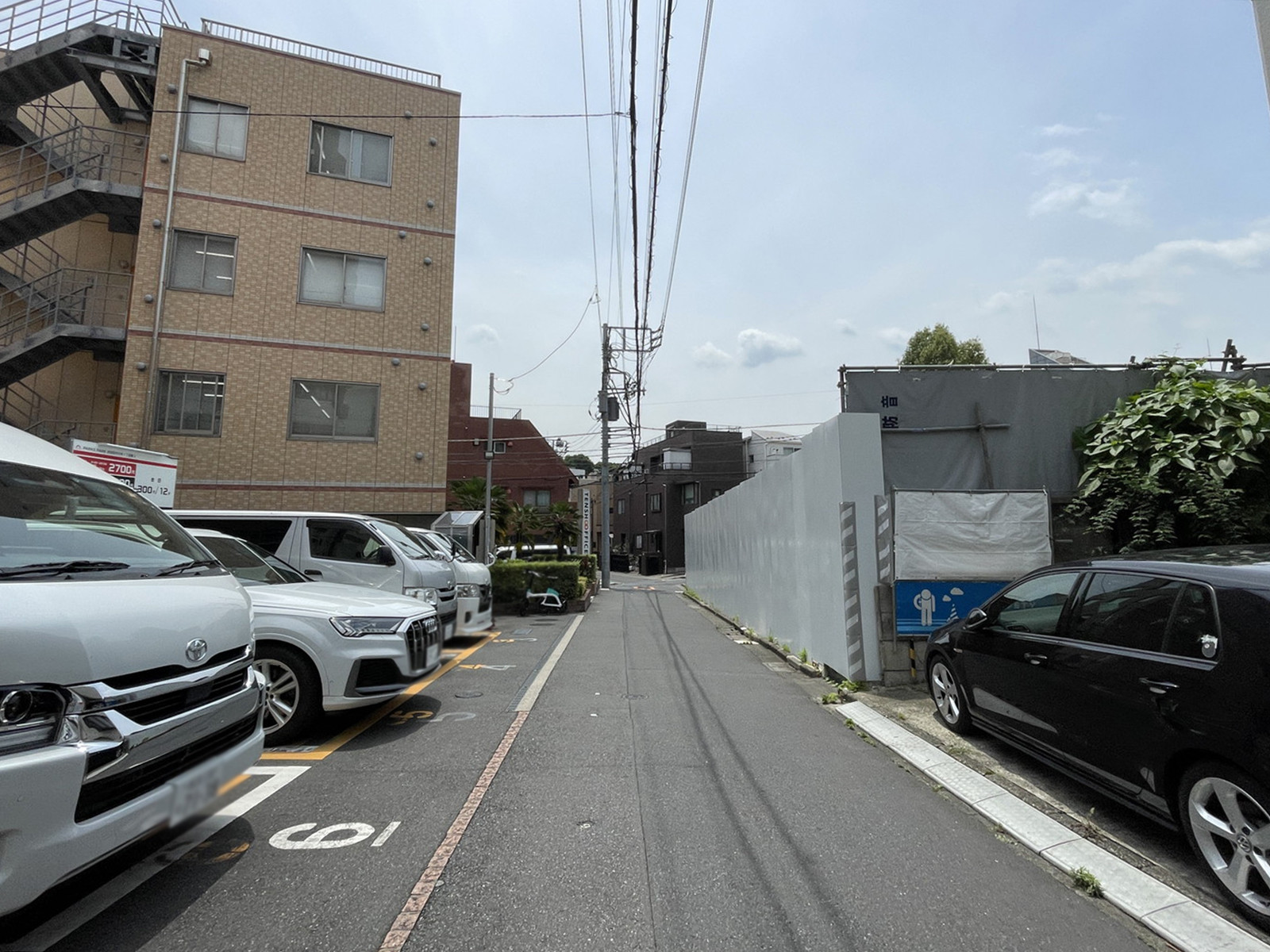 天翔代々木ビル前面通り