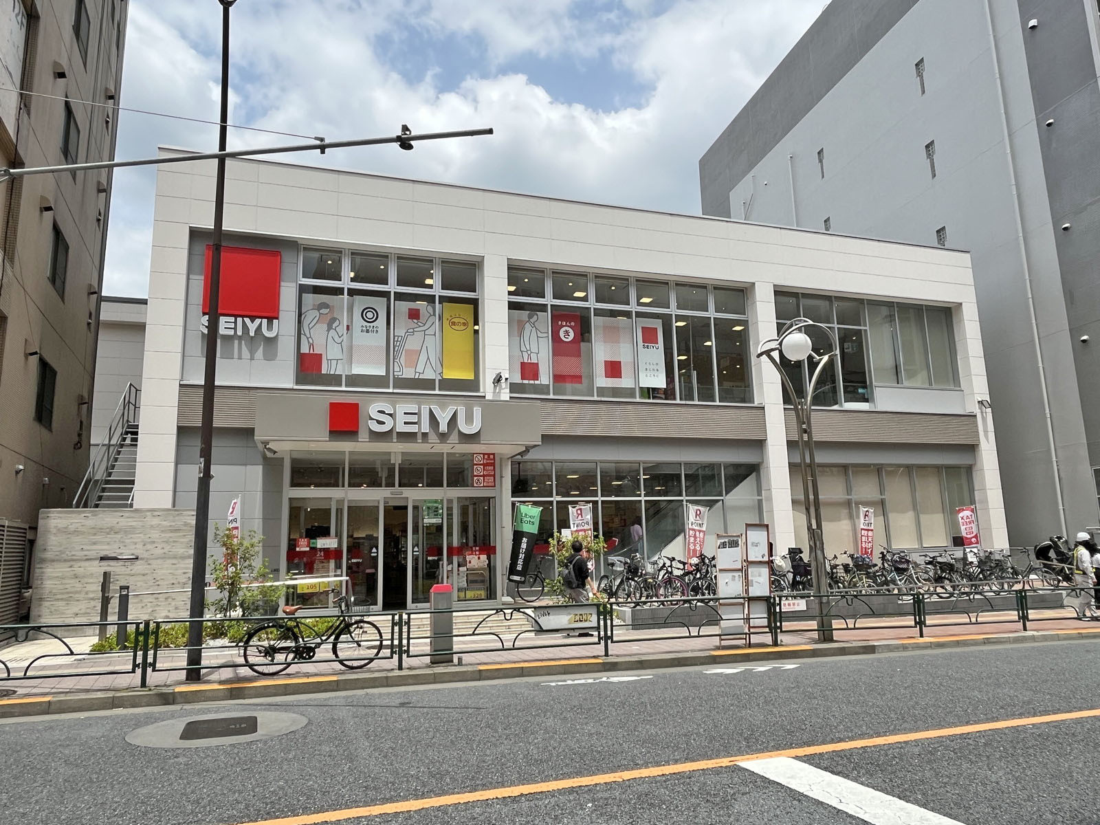 徒歩1分の西友 高田馬場店