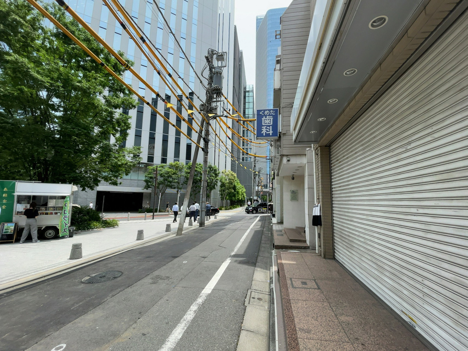 第一松浦ビル前面の通り