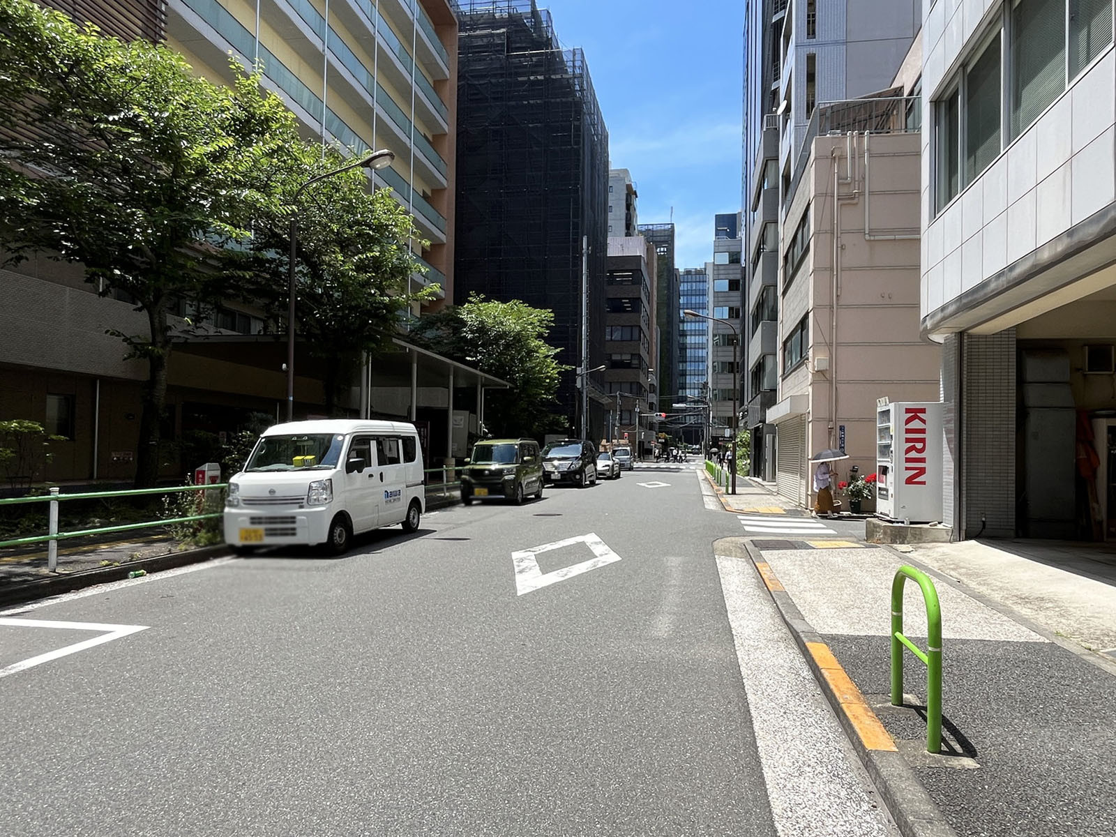 PORT ONE SHIMBASHI前面の通り