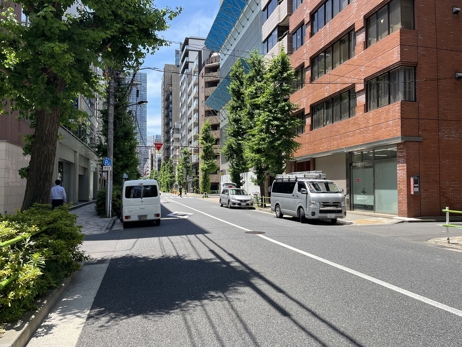 中村ビル前面の通り