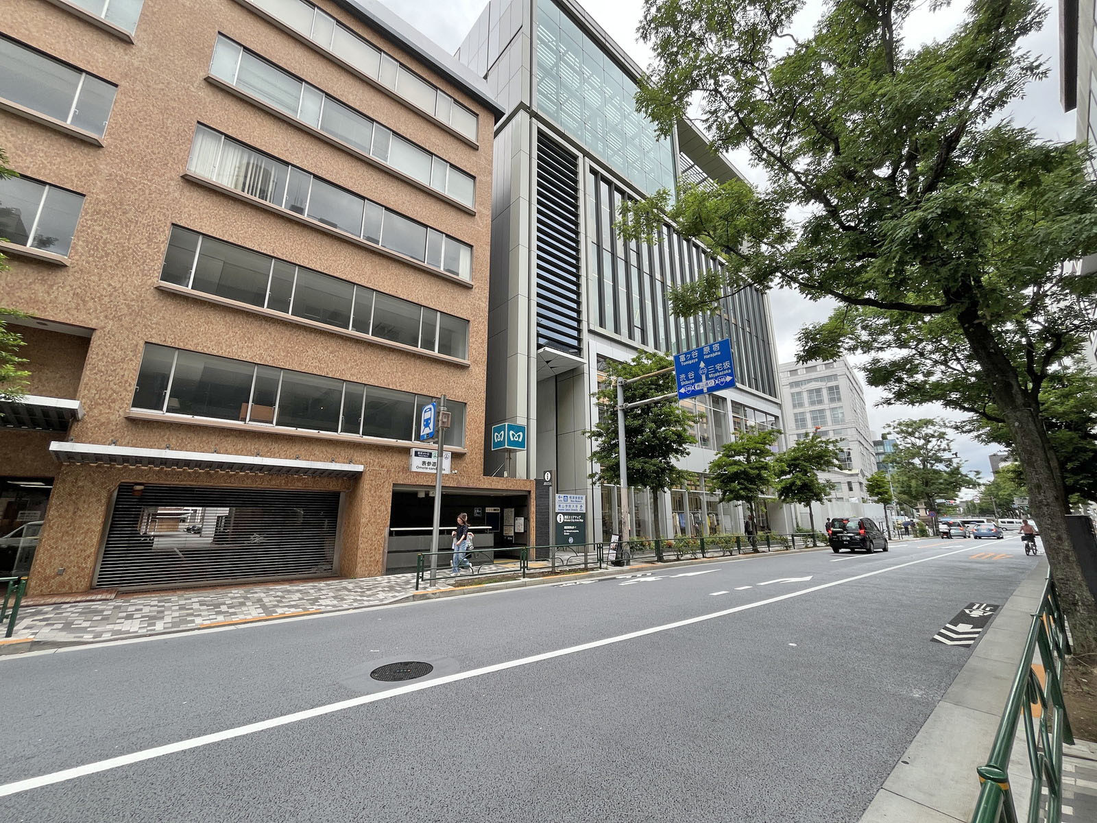 TS青山ビル前面の赤坂杉並線