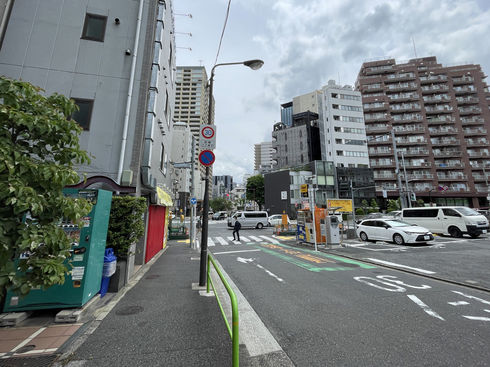 曙杉館前面の通り