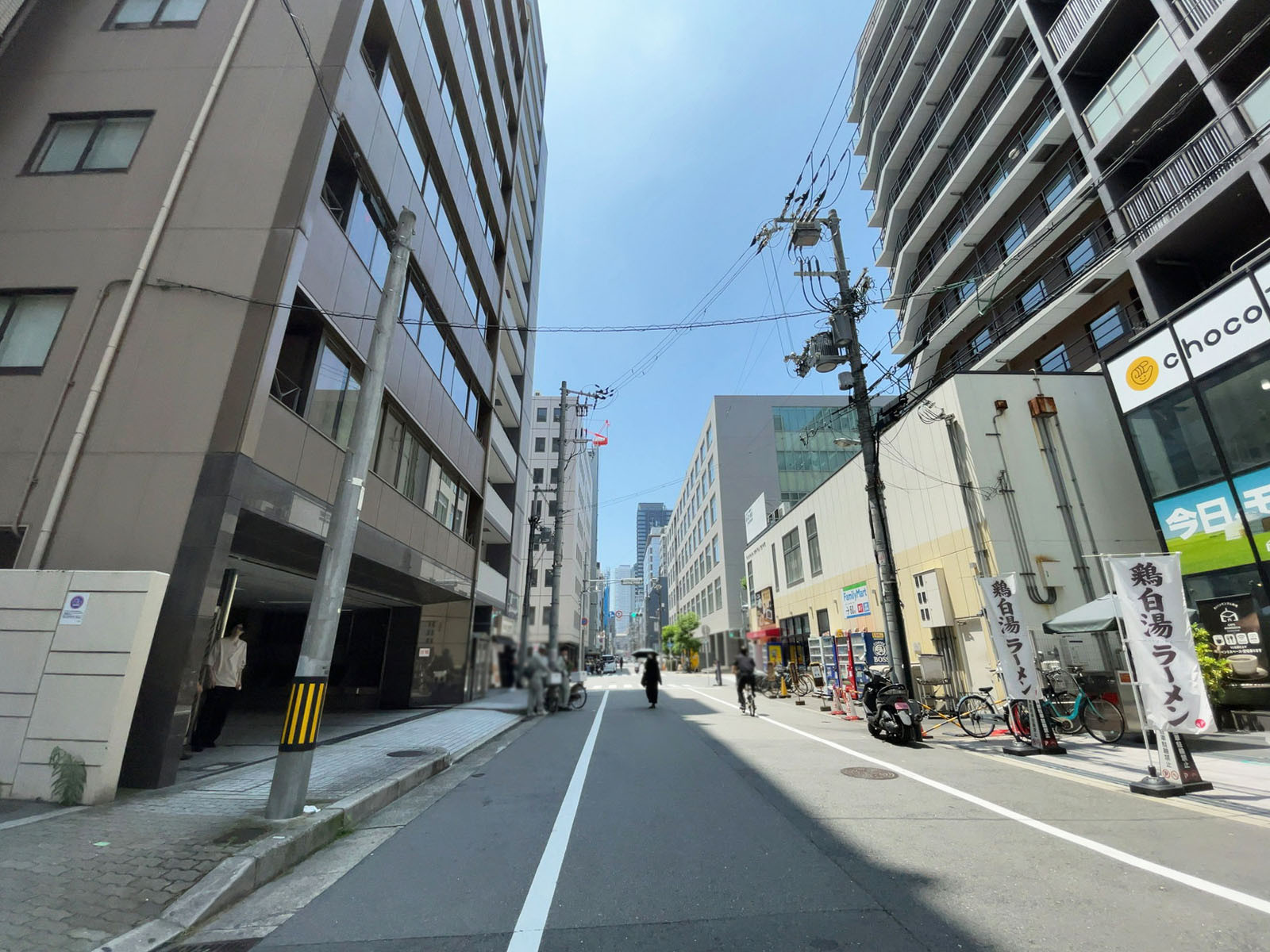 ピカソ堺筋本町ビル前面の通り