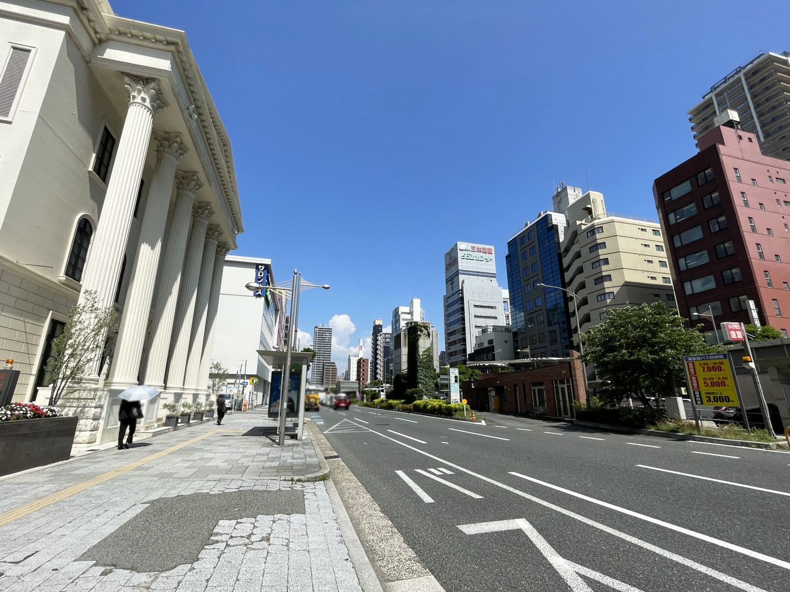 SRビル長堀前面の通り