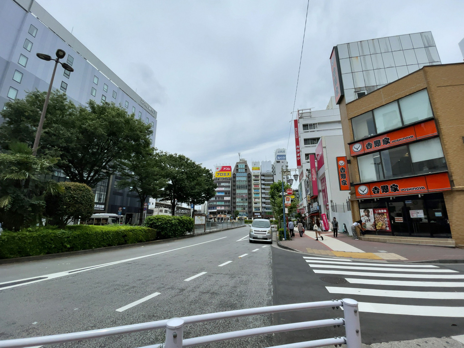 北原ビル前面の通り