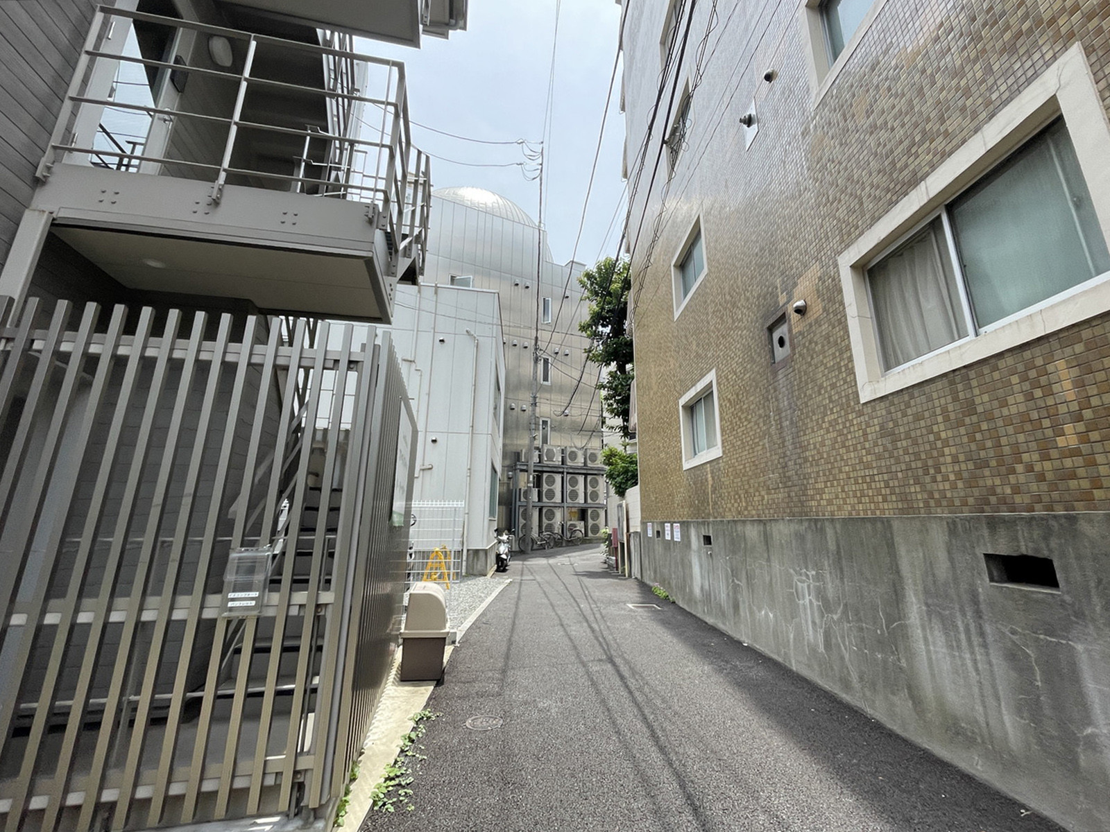 BIZcomfort代々木前面の通り