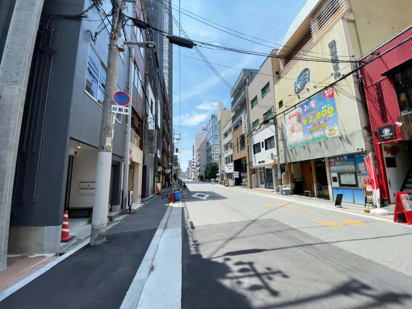 プライブガーデン北堀江前面の通り
