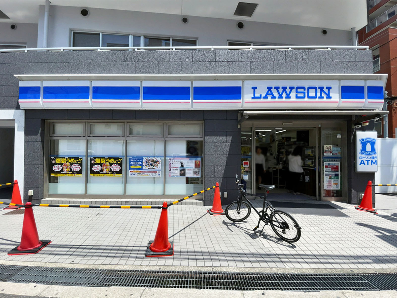 徒歩1分のローソン 北堀江一丁目店