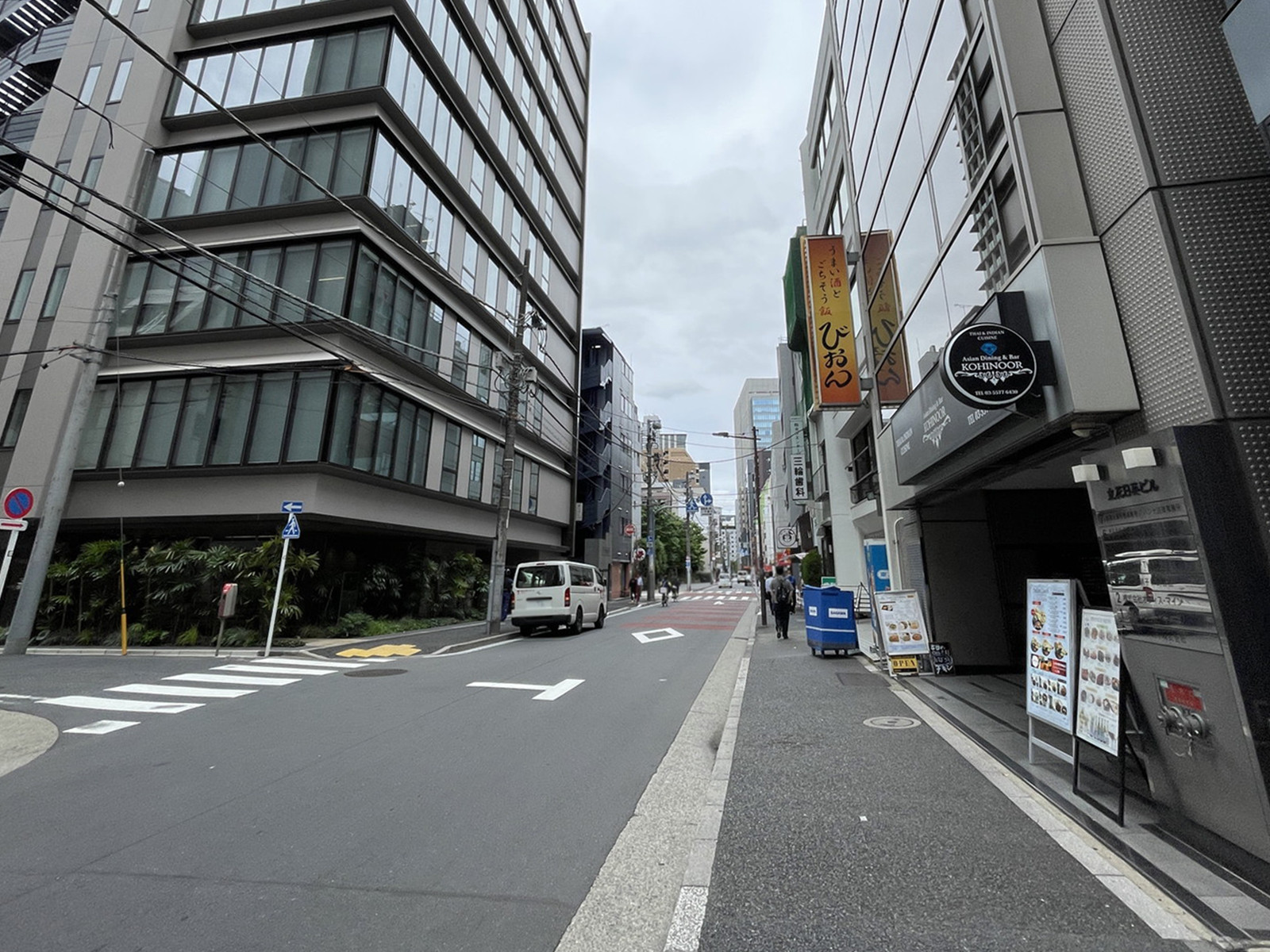 LANDPOOL KANDA TERRACE前面の五十通り