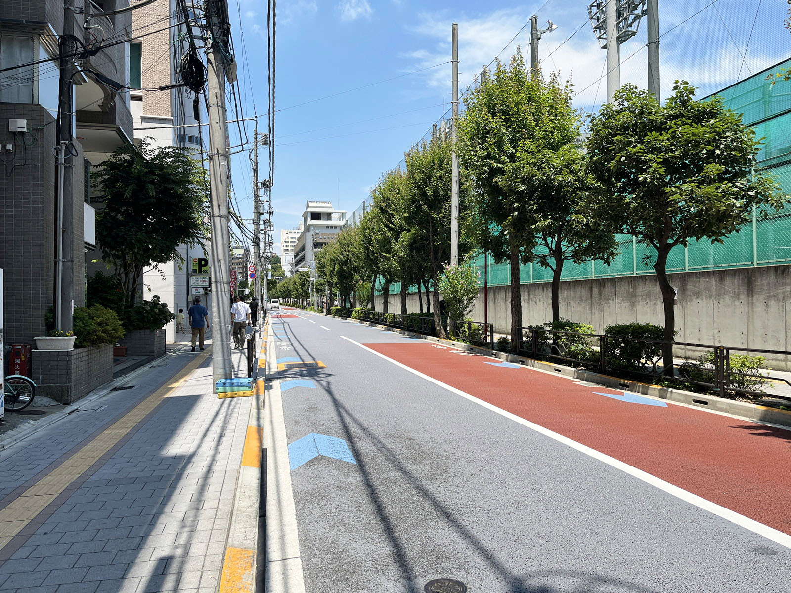 飯田橋I・Sビル前面の通り