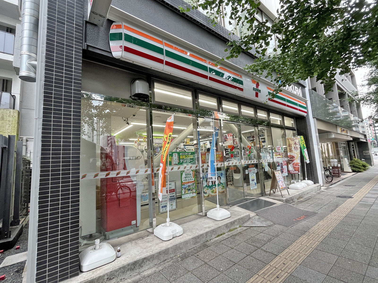 徒歩1分のセブン-イレブン 台東蔵前2丁目店