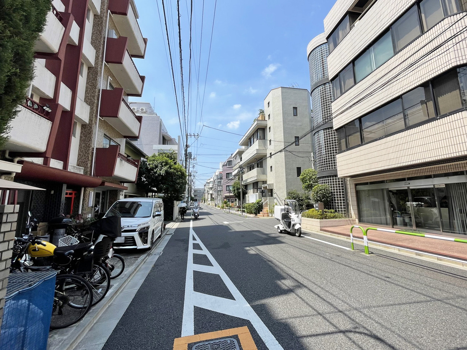周辺は静かなエリア