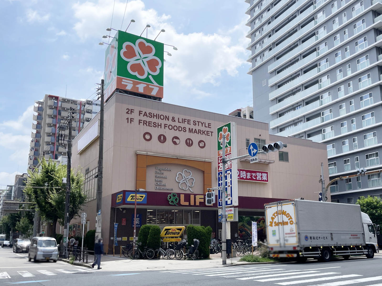 付近のライフ天神橋店