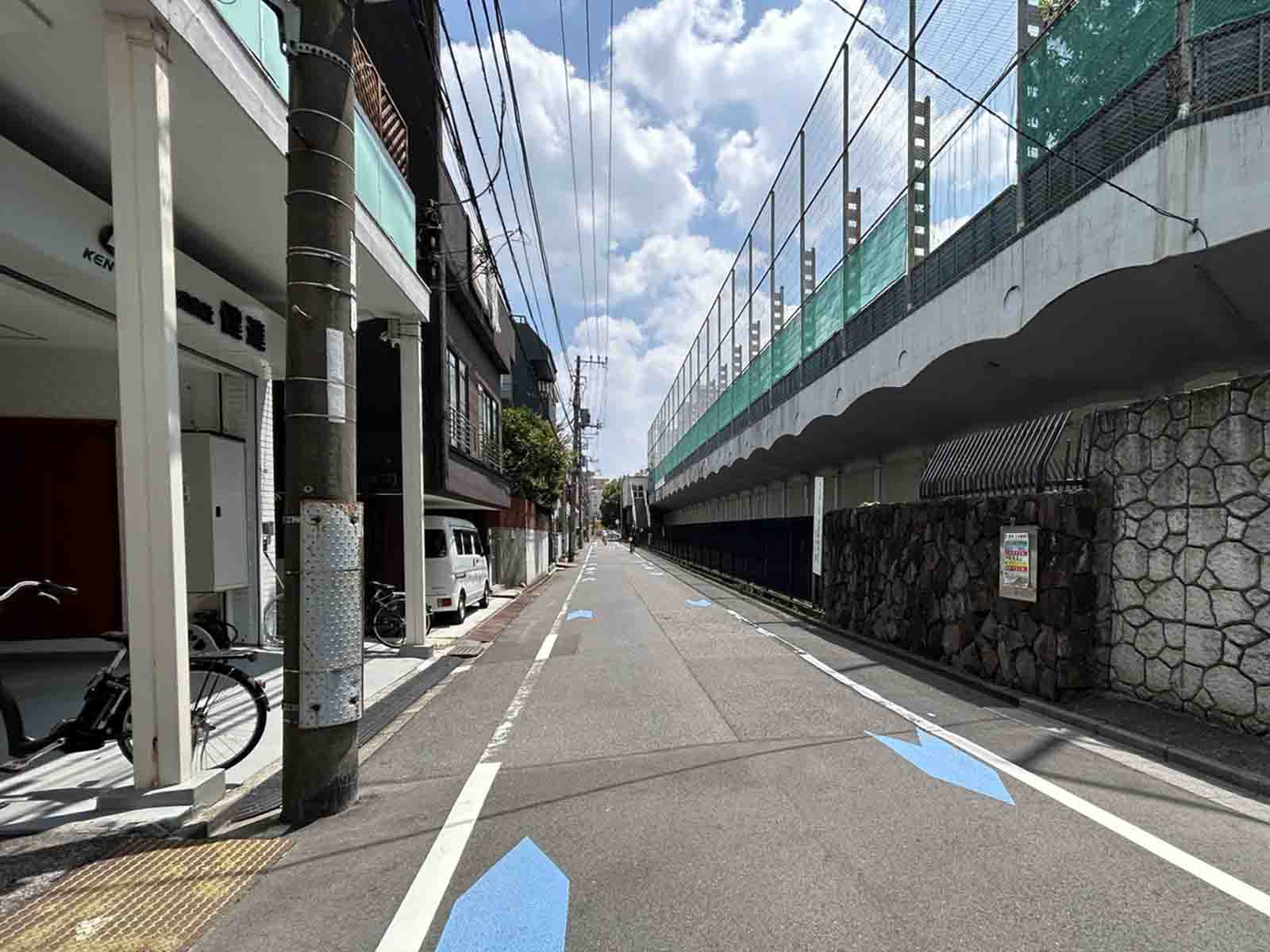 亀戸2丁目建物前面の通り