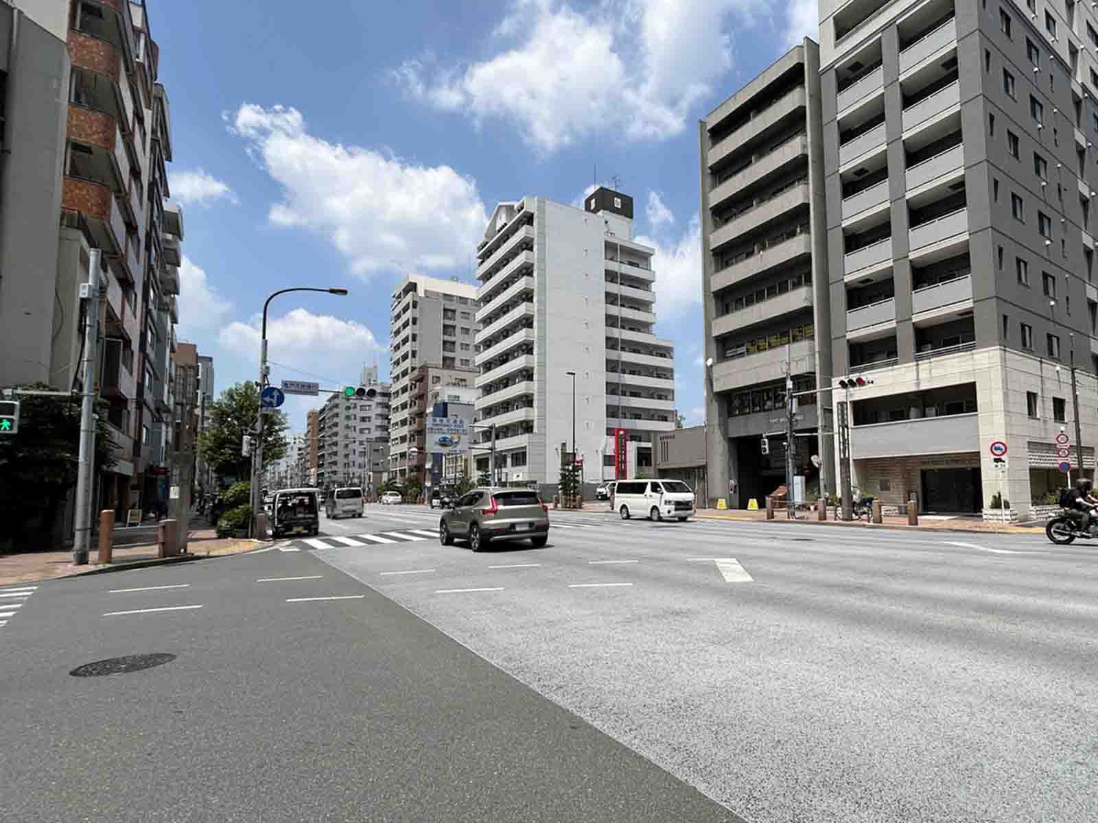 近くの蔵前橋通り