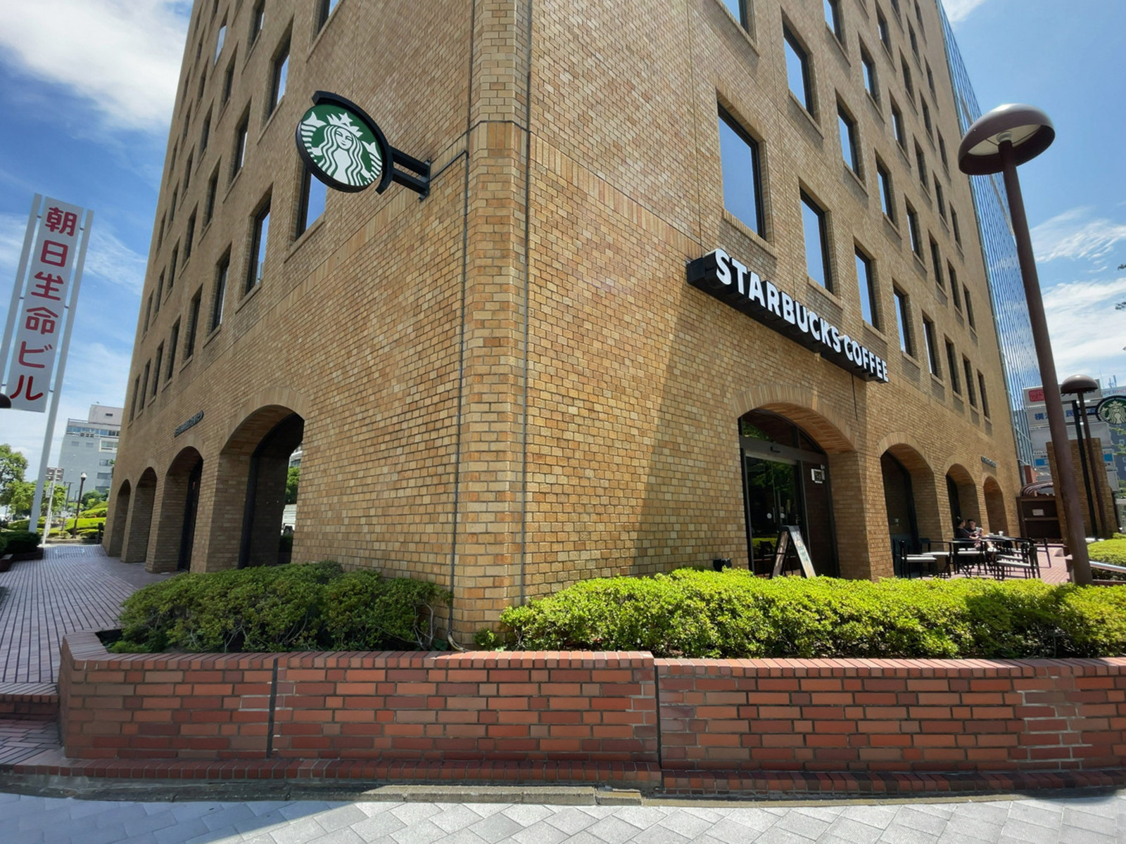 徒歩2分のスターバックス コーヒー 横浜公園店