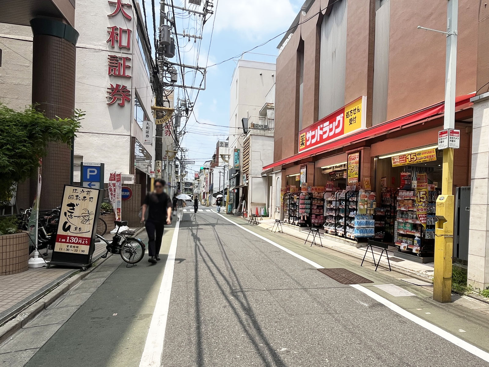 パルシィードビル前面のヒロ通り