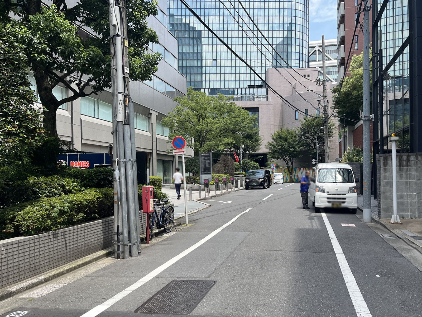 スクエアN前面の通り