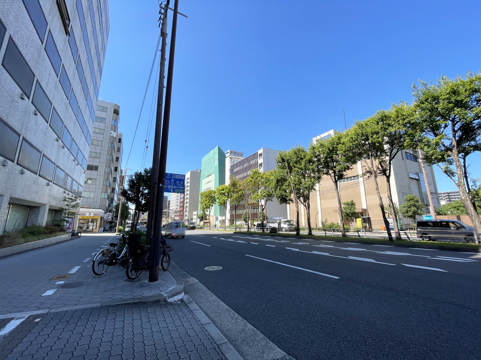 NK谷町ビル前面の通り
